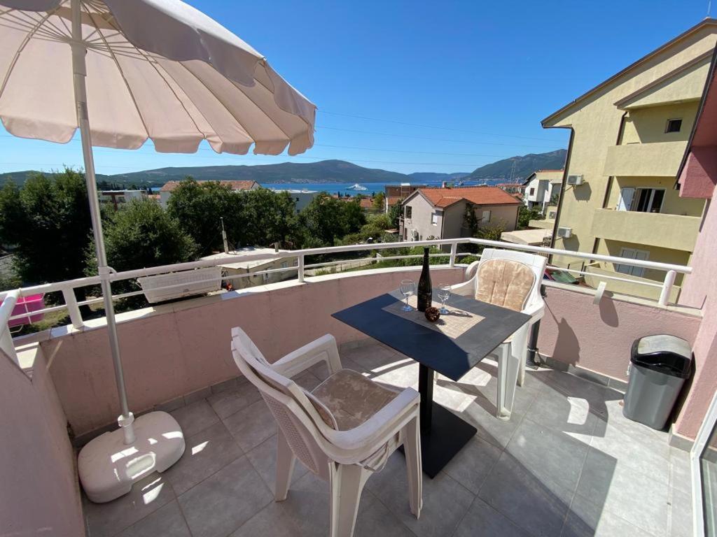 Apartments Kuc Tivat Luaran gambar