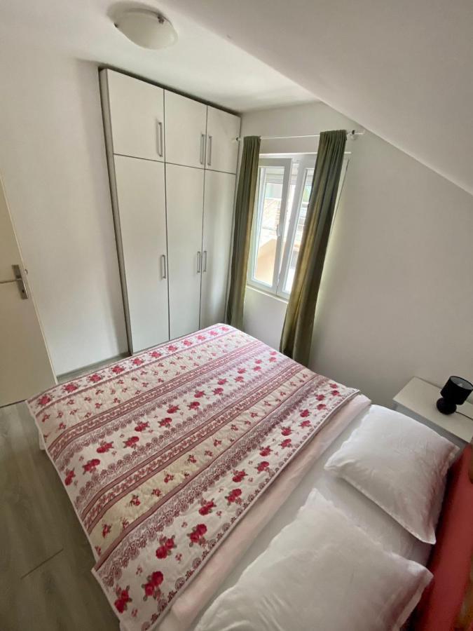 Apartments Kuc Tivat Luaran gambar