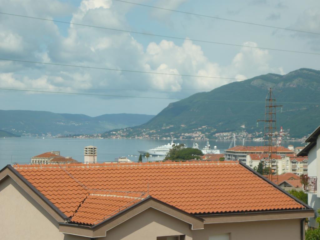 Apartments Kuc Tivat Luaran gambar